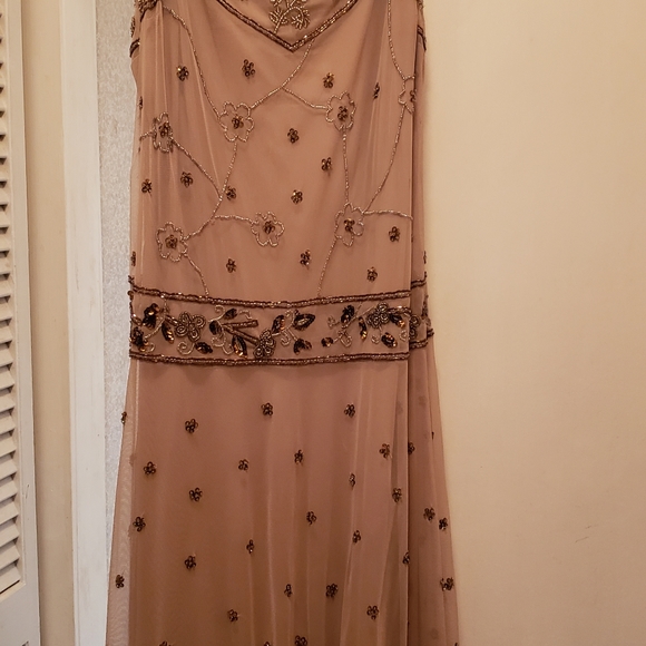 Dress - Picture 6 of 9